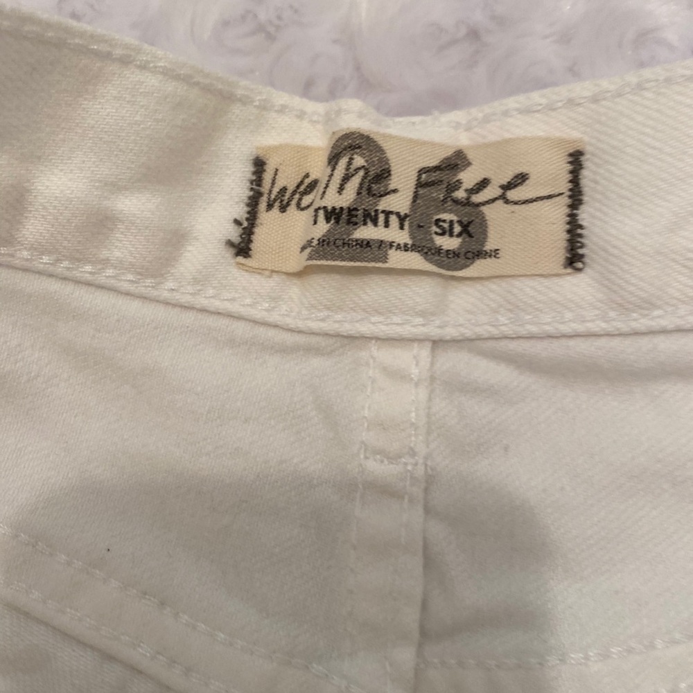 Free People Sofia White Distressed Shorts - 26 - Picture 6 of 13